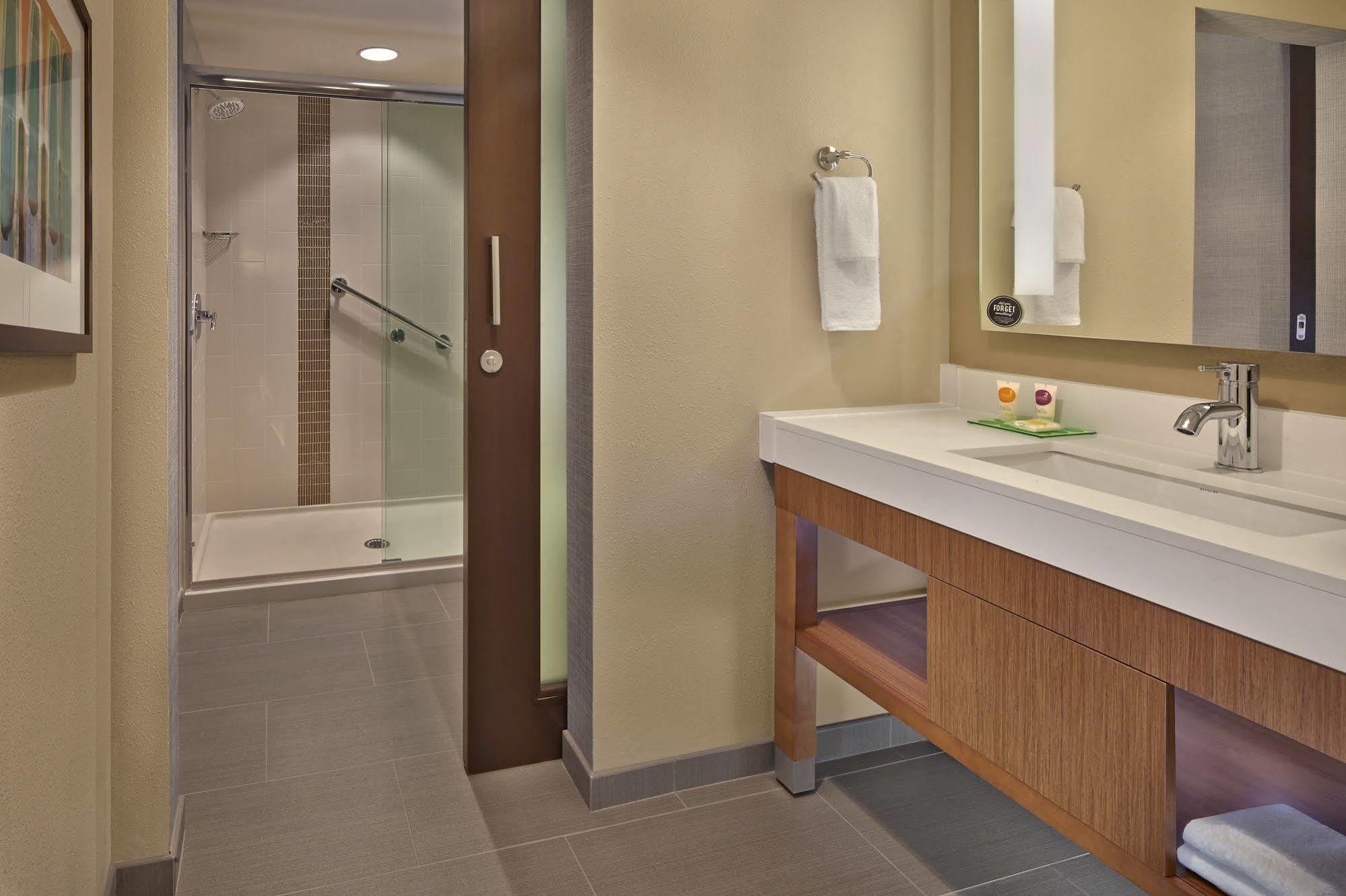 Hyatt Place Chapel Hill Bagian luar foto