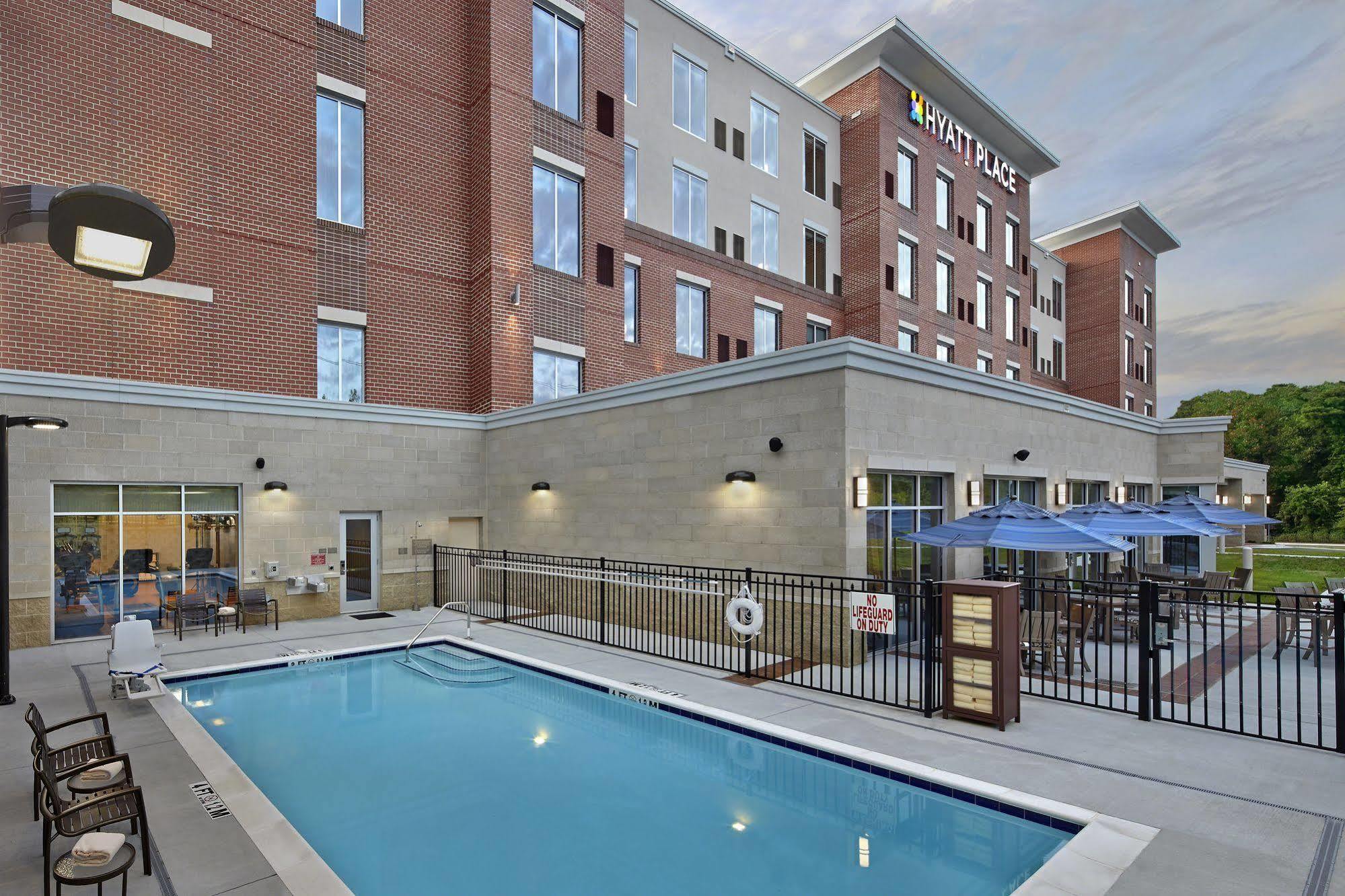 Hyatt Place Chapel Hill Bagian luar foto